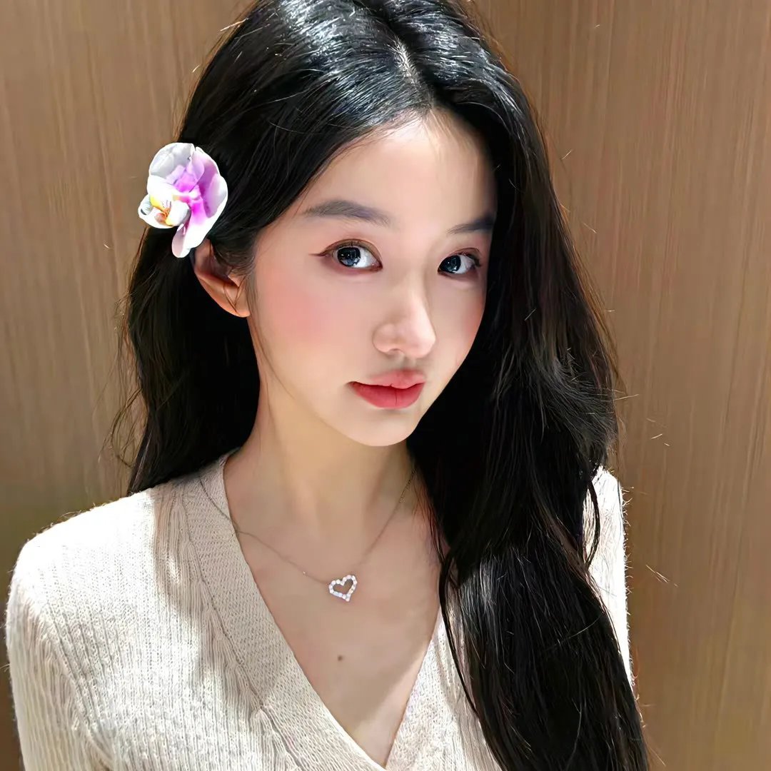 一匹马奔跑,一匹马跳跃